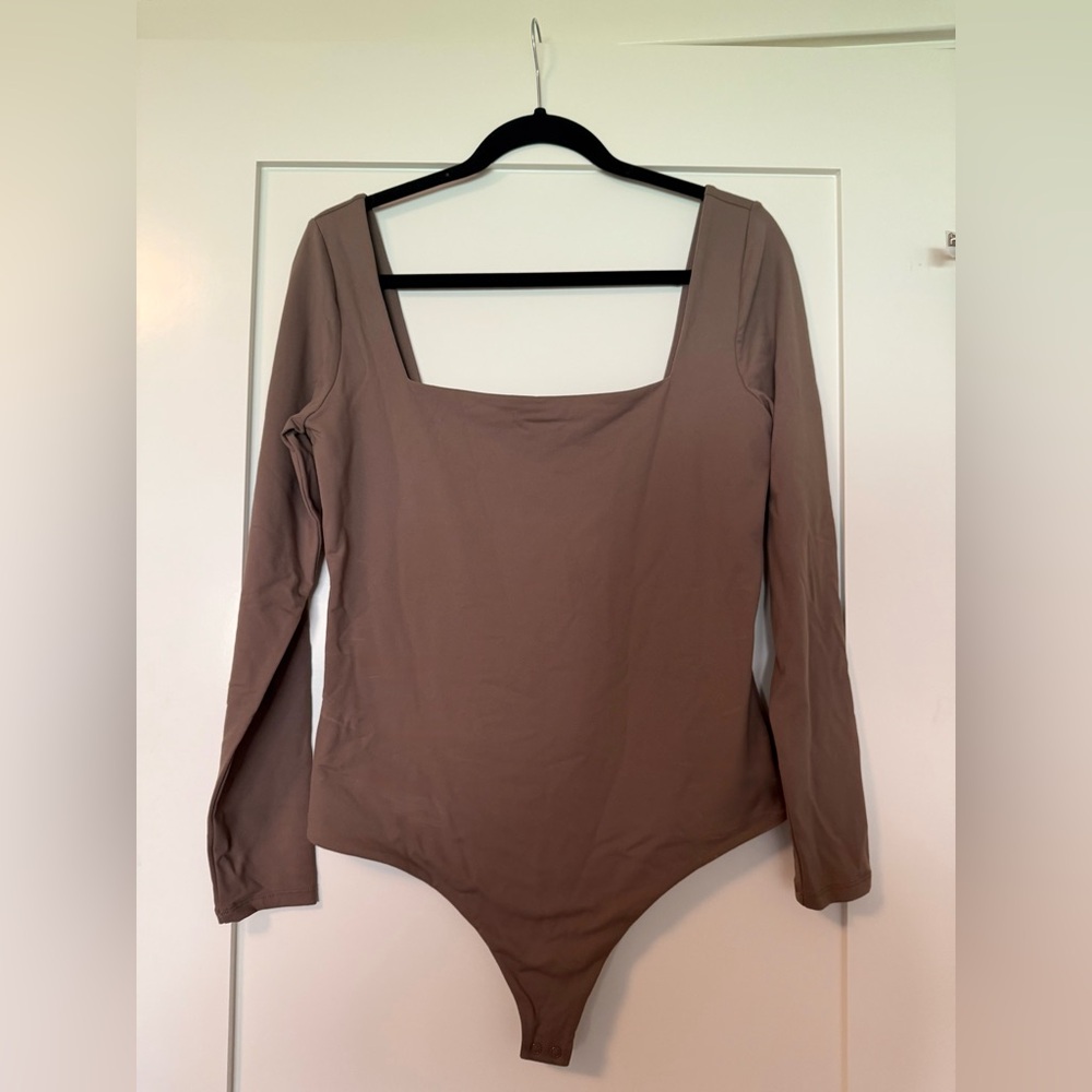 Nuuds Square neck body suit in Mocha sz L